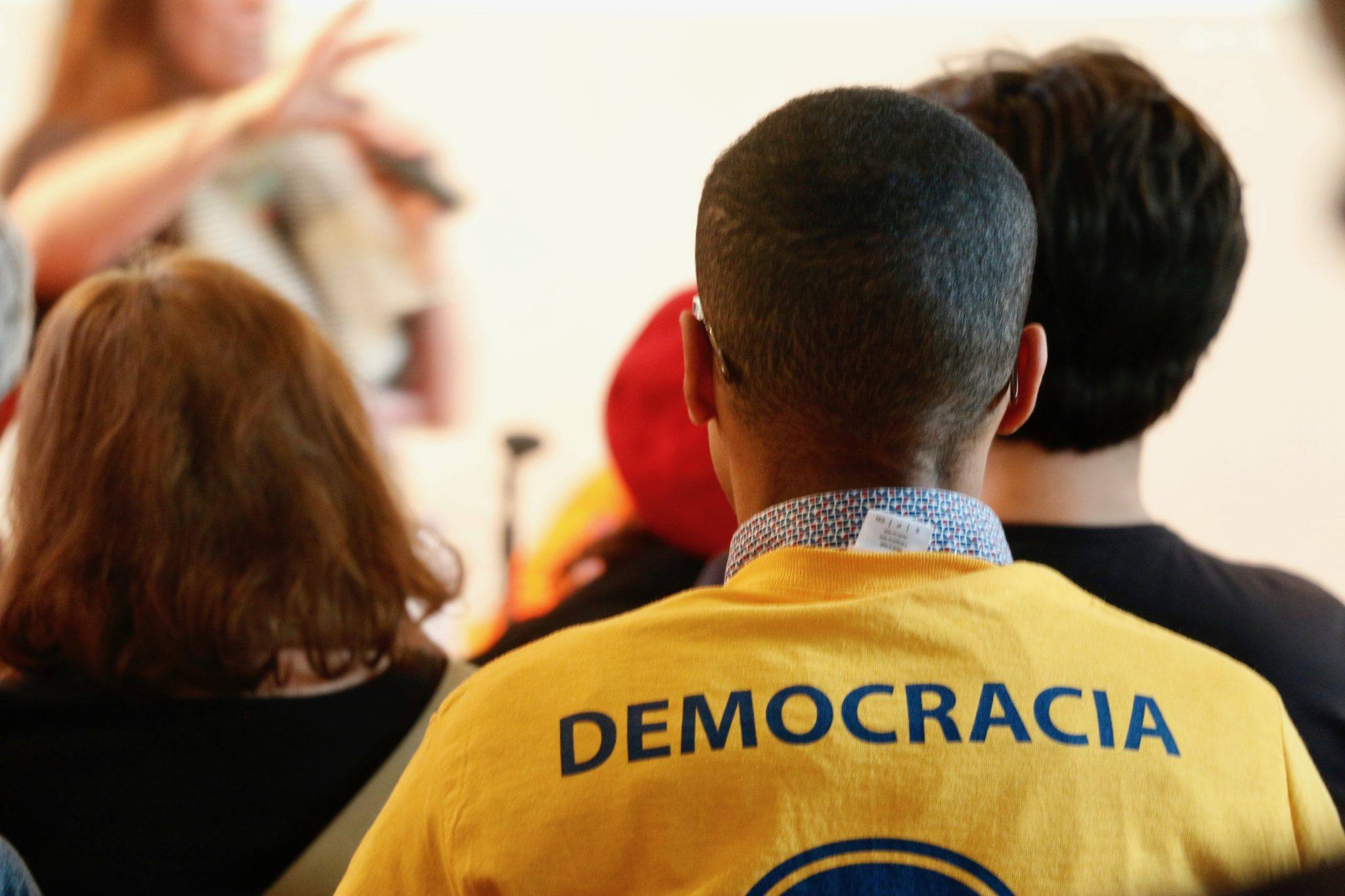 Primeiro encontro de “brasileiros no mundo contra o golpe” reúne mais de 100 em Amsterdã