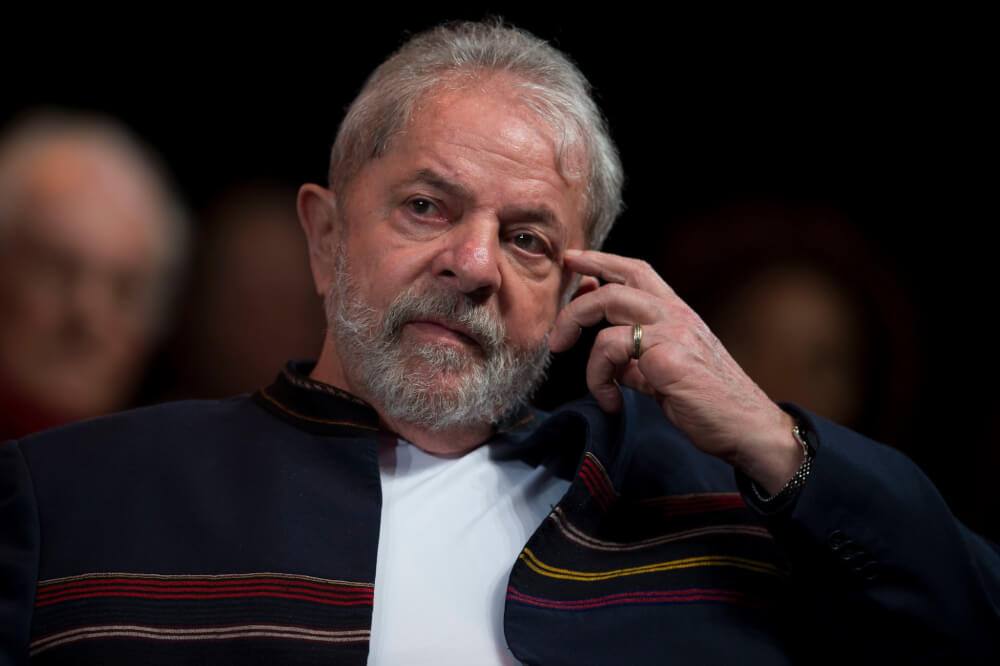 NY Times: Democracia brasileira caminha para o abismo
