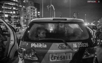 Motoboy grita “não estou conseguindo respirar” enquanto PM o sufoca