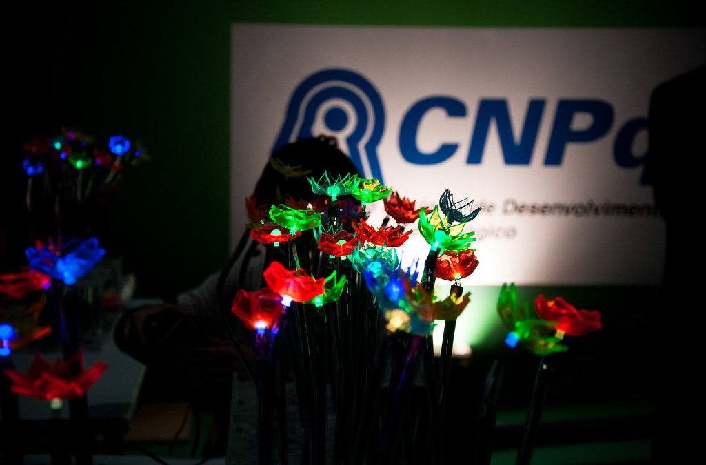 Sem dinheiro, CNPq deve suspender pagamento de bolsas